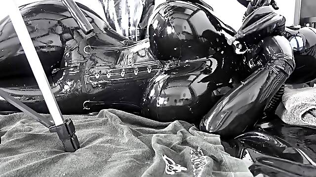 This large amateur cam girl has some very big boobs