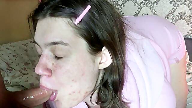 SHE SWALLOWS COMPLETELY - the cutie is not shy about being