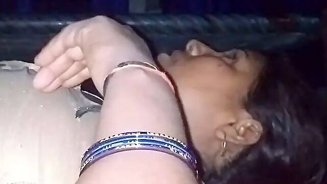 Aaj bhabhi ko full manja aaya chudbane me