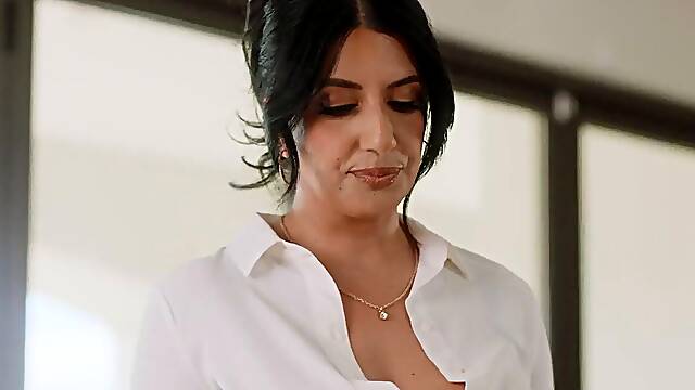 Big Tits MILF Sarah Arabic Delivers Demanding Dick Reading