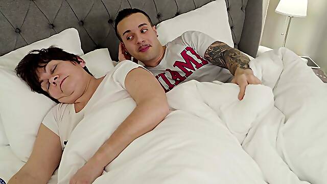 Morning treat for his fat ass aunt in a sensational home XXX