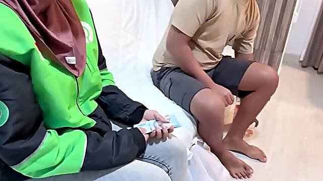 Prank Ojol Wanita Dicekokin Minuman Sampe Tepar Babe Porn feat. Clarelia