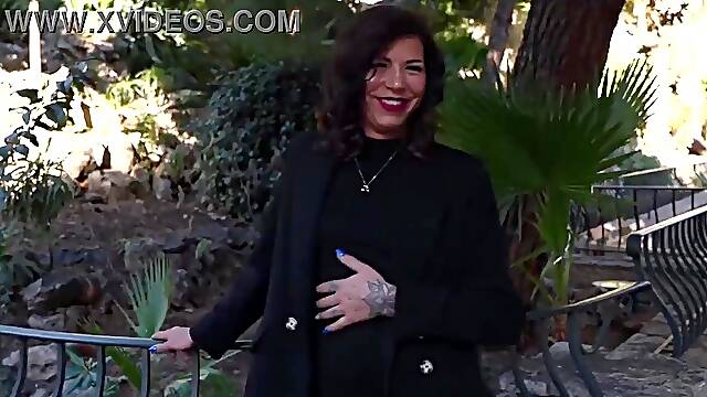 Hot French cougar Gwen, 28, tries new scenes in casting couch meet