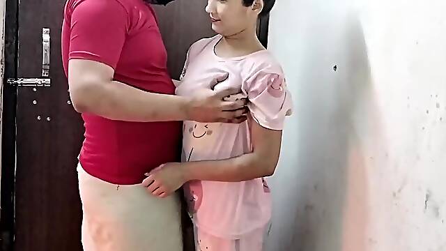 Muslim girlfriend ko call kar ke ghar pe bula kar jabar dasti pela