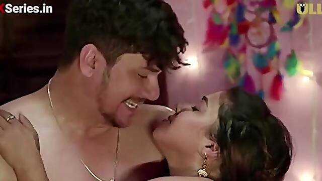 Gorgeous Indian MILF hot sex mind-blowing scene