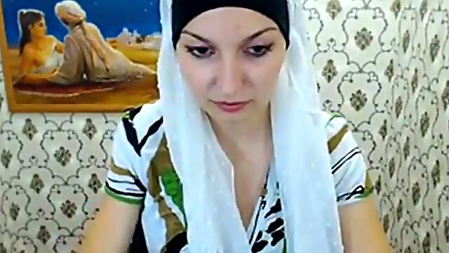 Teen Camslut Likes It When You Watch