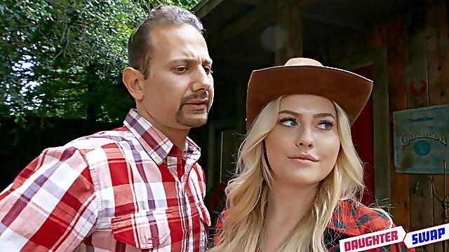 Britney Light and one more girl enjoy amazing foursome together