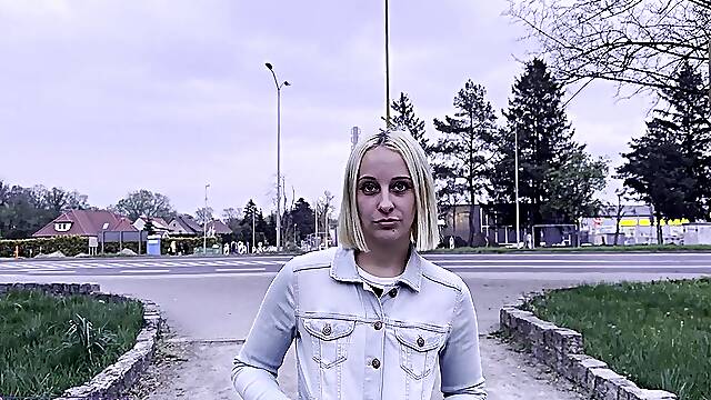 I banged my viewer in the car and this chab paid me for it - POLISH PORN