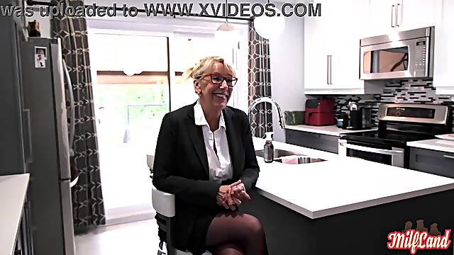 Bianca, aged coquine et pulpeuse Part 1