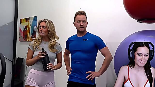 Yank Stream responding to Bonnie Blue Getting stretched