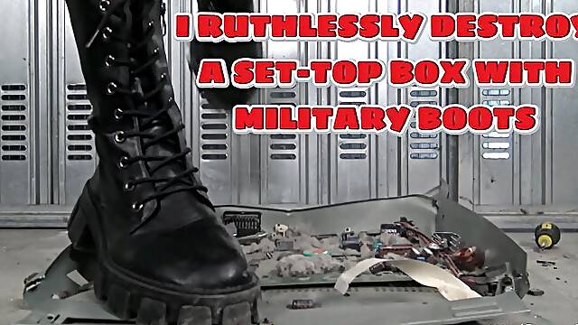 MISTRESS NYX - I RUTHLESSLY A TOP-BOX SET WITH MILITARY BOOTS