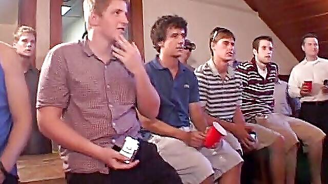 College girls are getting fucked in dorm