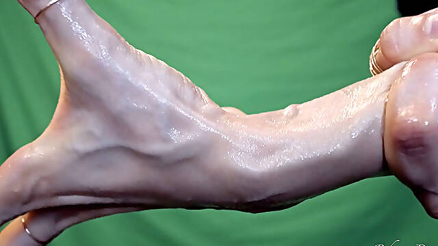 Rebecca Diamante's Big Hands Veins