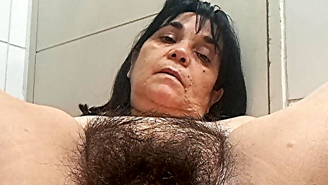 Stepmom's Very Hairy, Wet, Open Shell