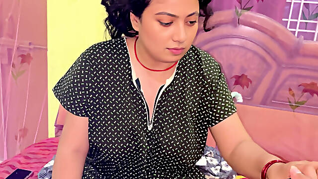 Stepson Seduced the Stepmom and Stepson Took Advantage of the Opportunity and Fuck the Stepmom, Full Hindi Video