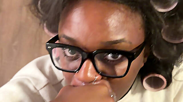 Ebony Step Sis Pulls Out BBC While Clan Is Watching a Movie
