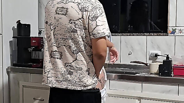 The Maid Got Fucked in the Ass in the Kitchen While Washing the Dishes.