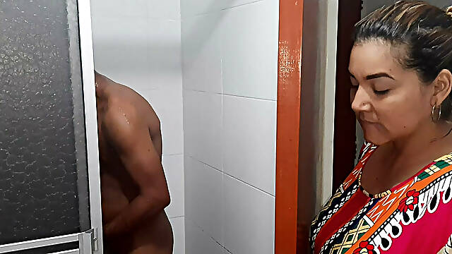 Latina with Big Natural Tits Enjoys Amateur Sex